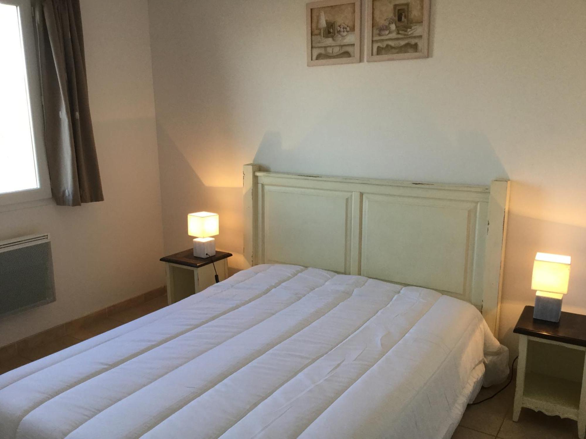 Gîte Climatisé 2 à 4 personnes, dans Résidence Vacances avec Piscine Chauffée, à Mouriès au coeur du Parc Naturel Régional des Alpilles, LS1-294 OUCEAN Esterno foto