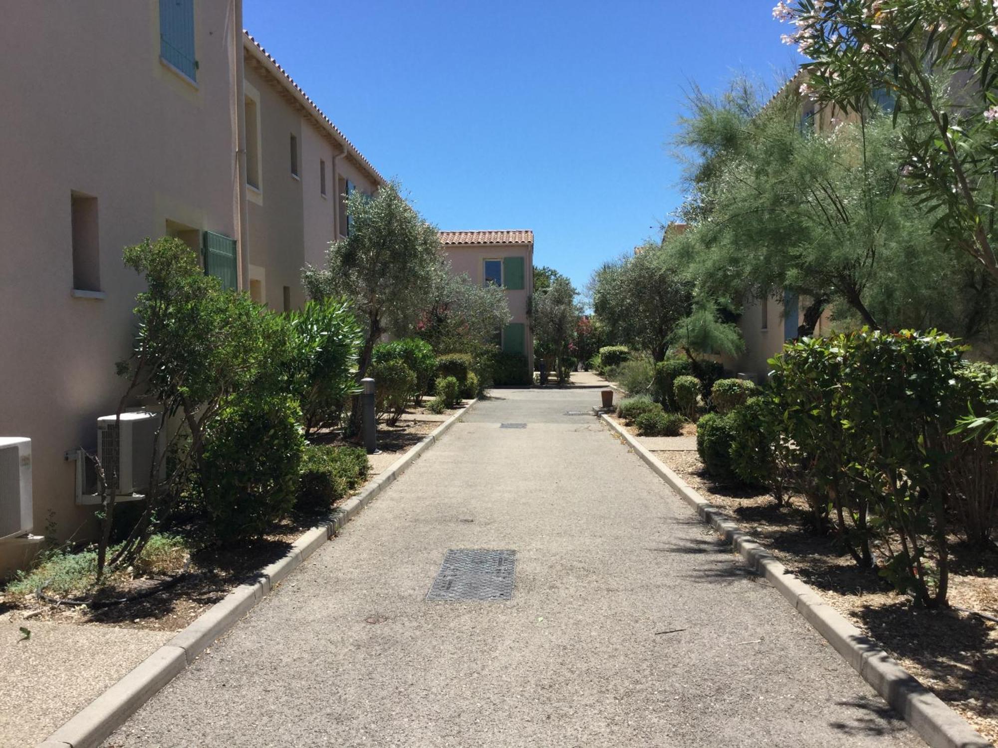 Gîte Climatisé 2 à 4 personnes, dans Résidence Vacances avec Piscine Chauffée, à Mouriès au coeur du Parc Naturel Régional des Alpilles, LS1-294 OUCEAN Esterno foto